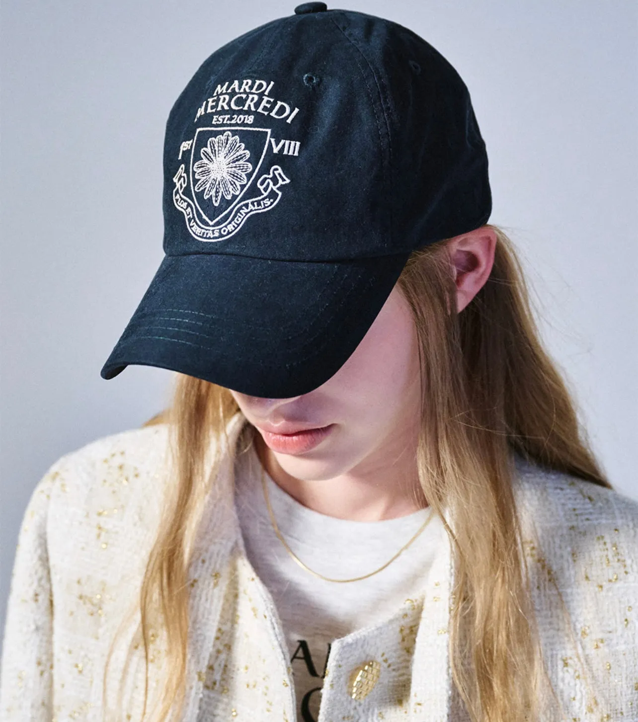 CAP ALUMNI EMBLEM NAVY IVORY