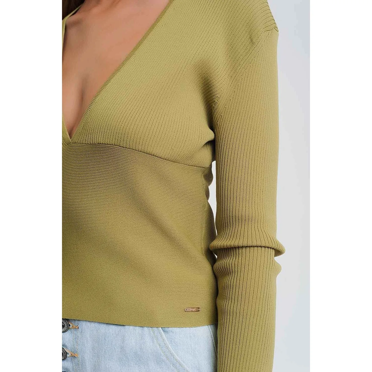 V Neck Ribbed Sweater in Green