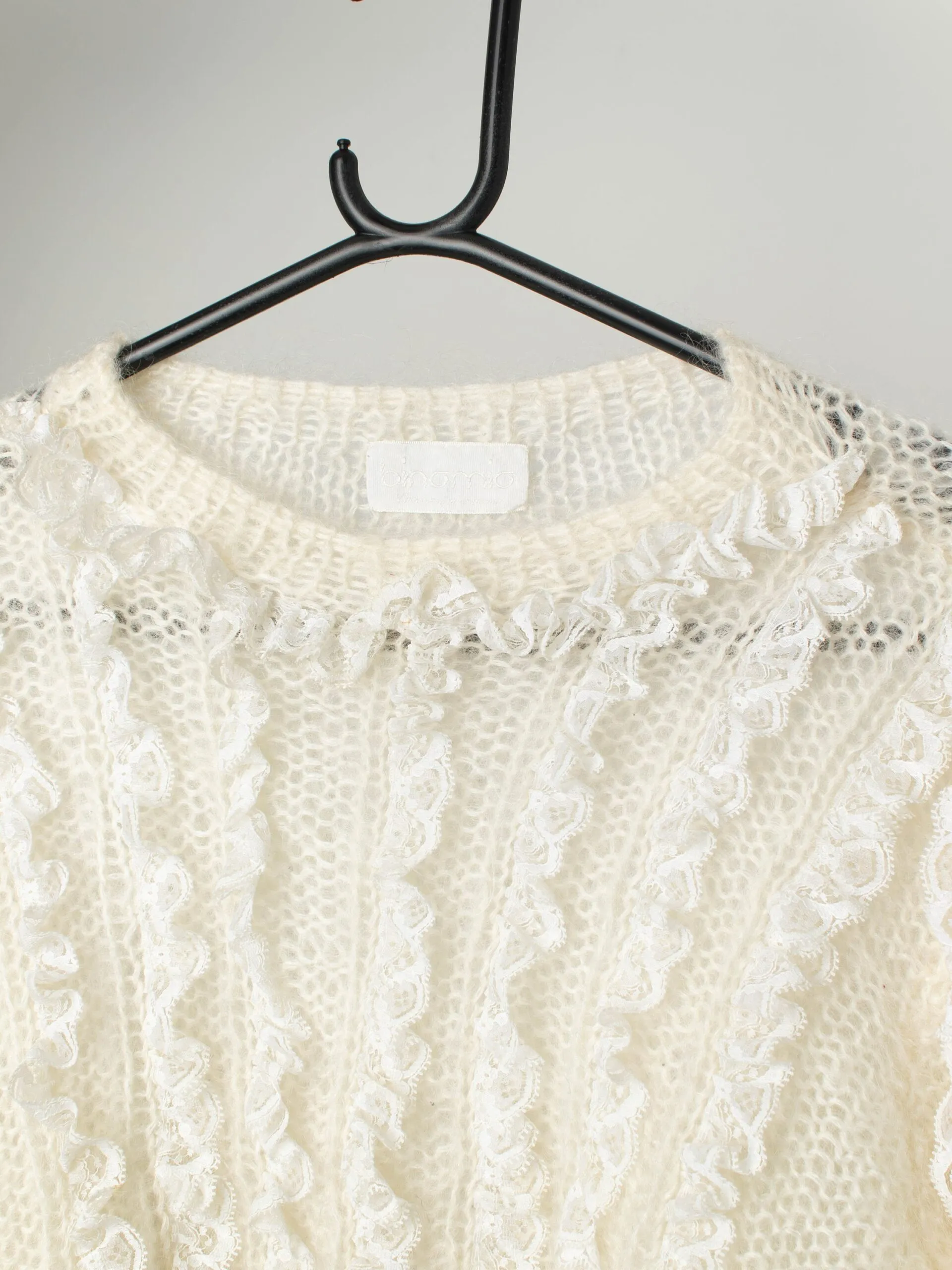 Vintage mohair knitted sweater with faux pearls and lace – Medium