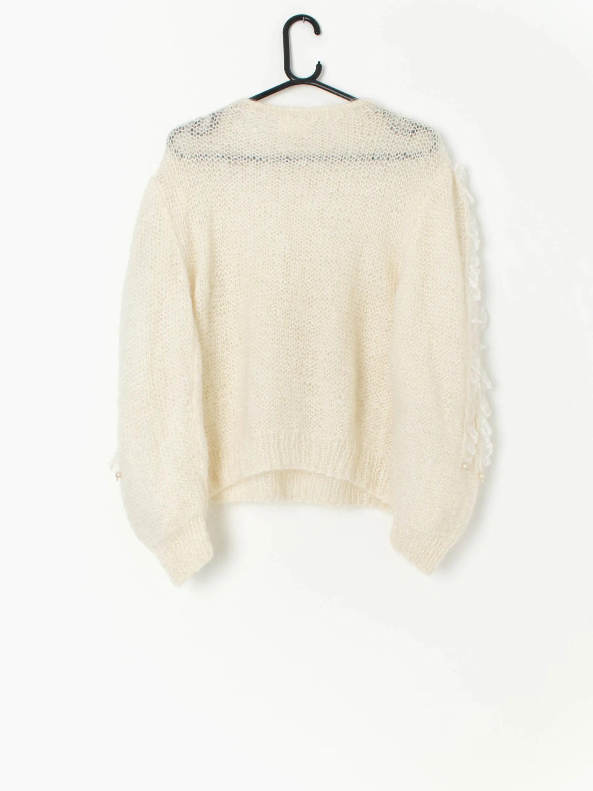 Vintage mohair knitted sweater with faux pearls and lace – Medium